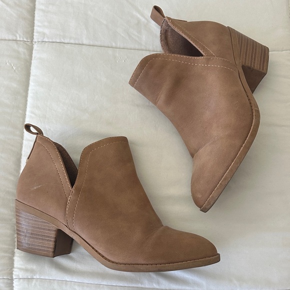 Women's Tan Ankle Boots - Picture 1 of 4